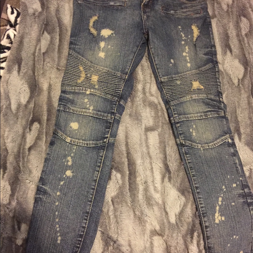 Rue 21 distressed skinny jeans